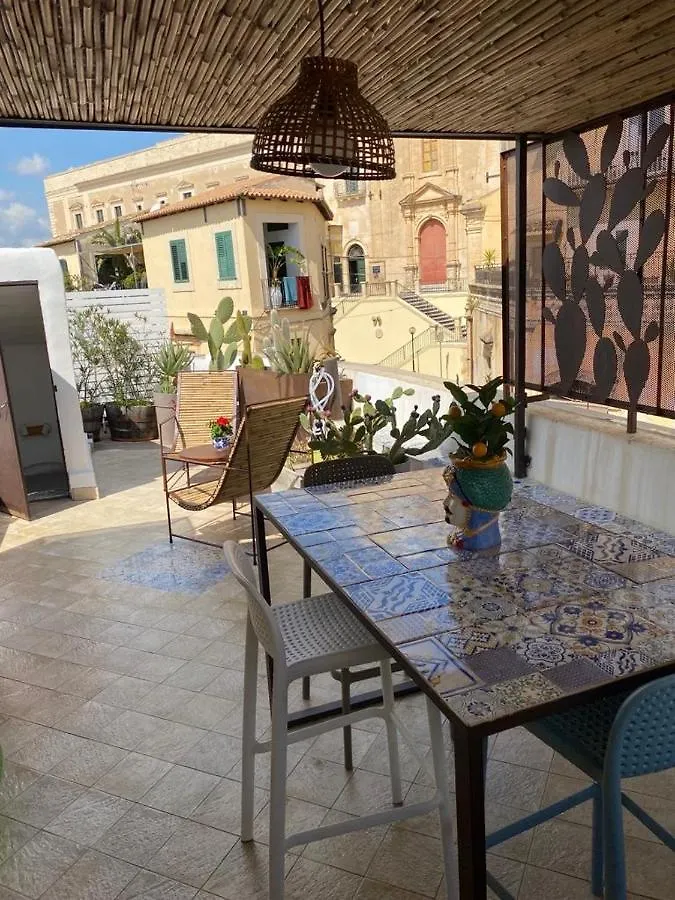 Konukevi La Finestra Su Noto Otel