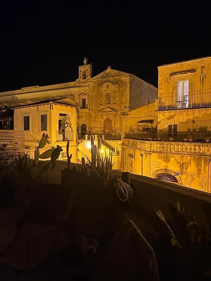 La Finestra Su Noto Otel