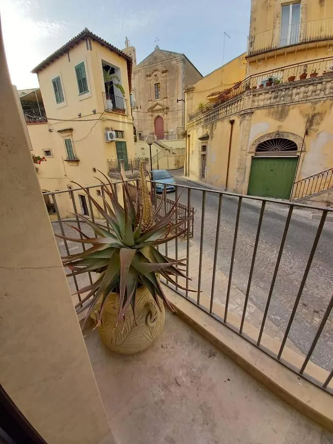 La Finestra Su Noto Hotel