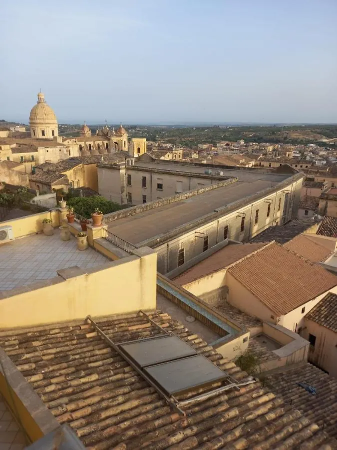 La Finestra Su Noto Hotel